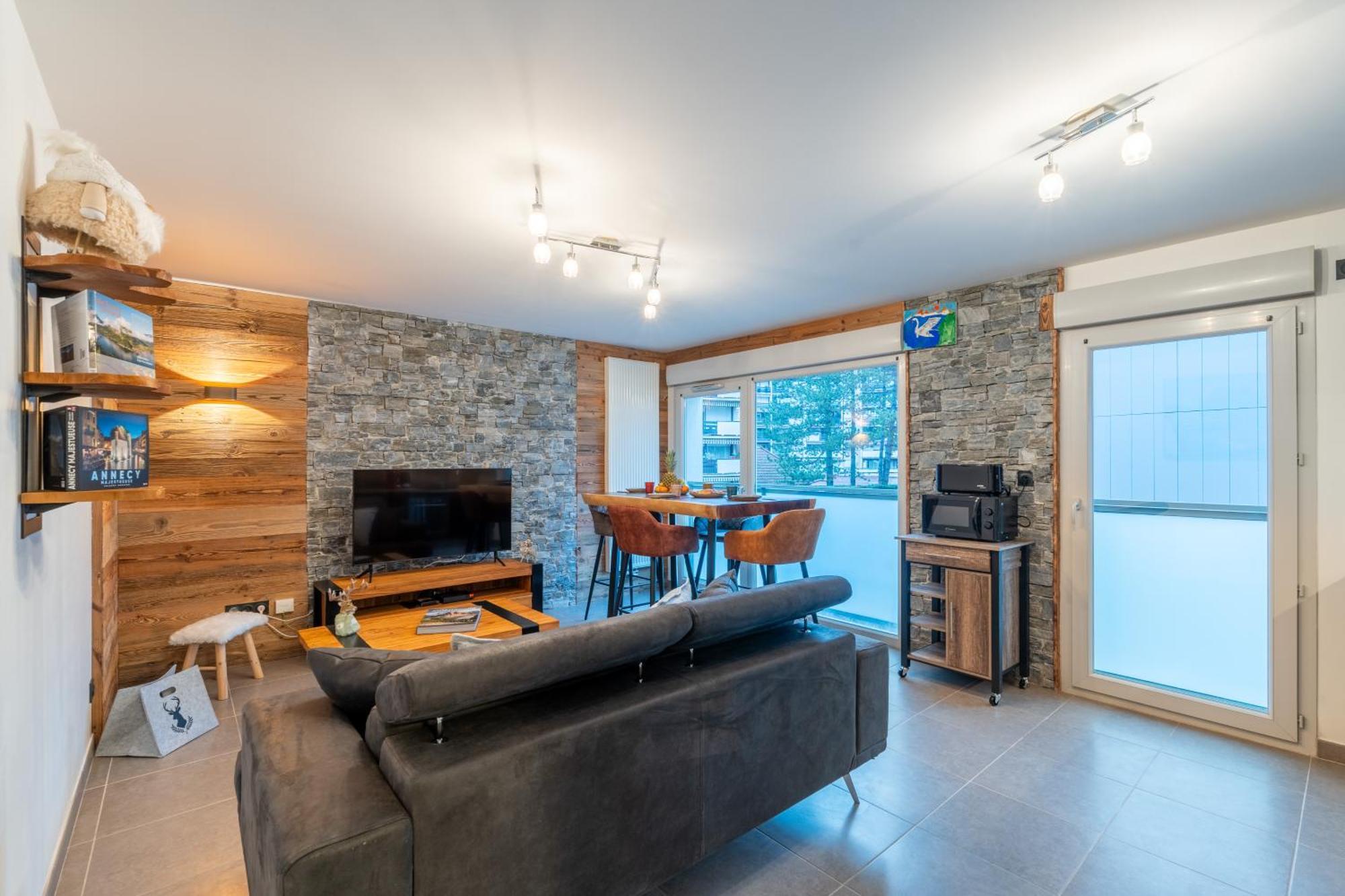 Charmant Appartement A 5 Minutes A Pied De La Vielle Ville Annecy Avec Parking Prive Bagian luar foto